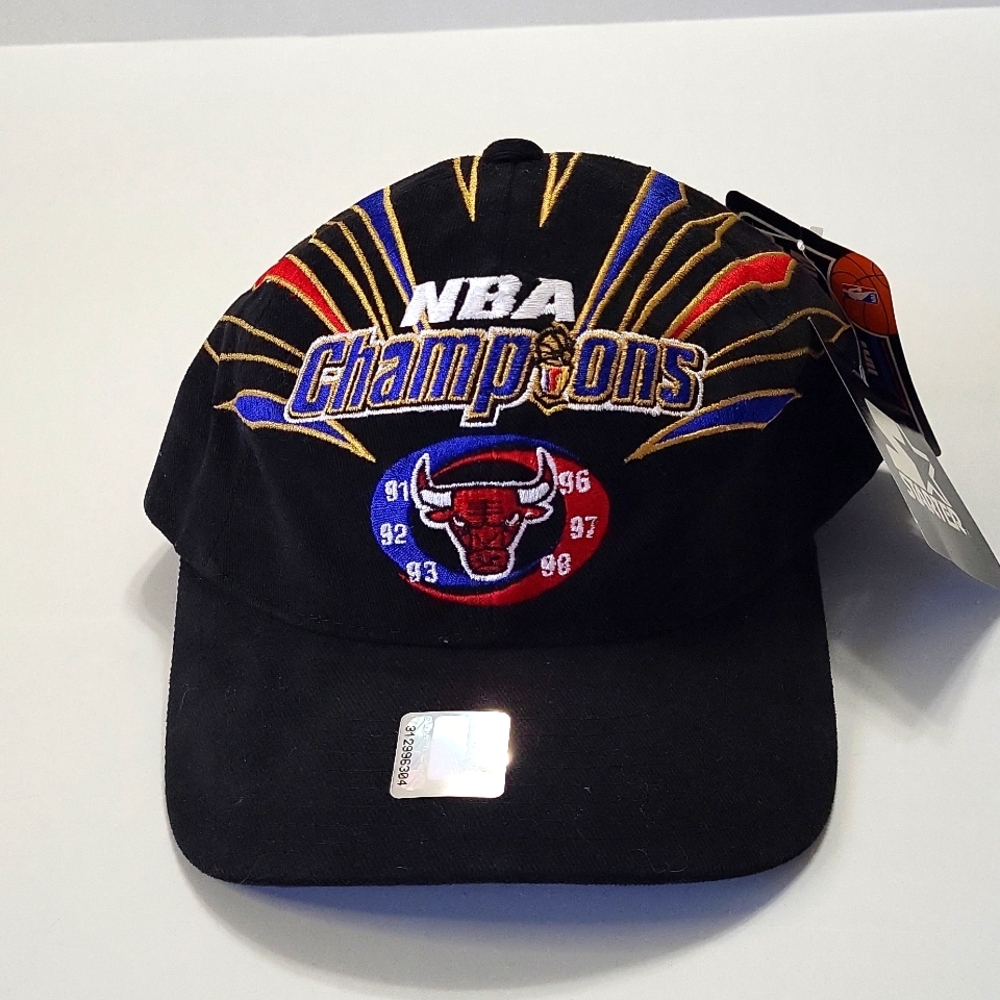 NWT Chicago Bulls 91 92 93 96 97 98 STARTER NBA Champions Baseball Hat.